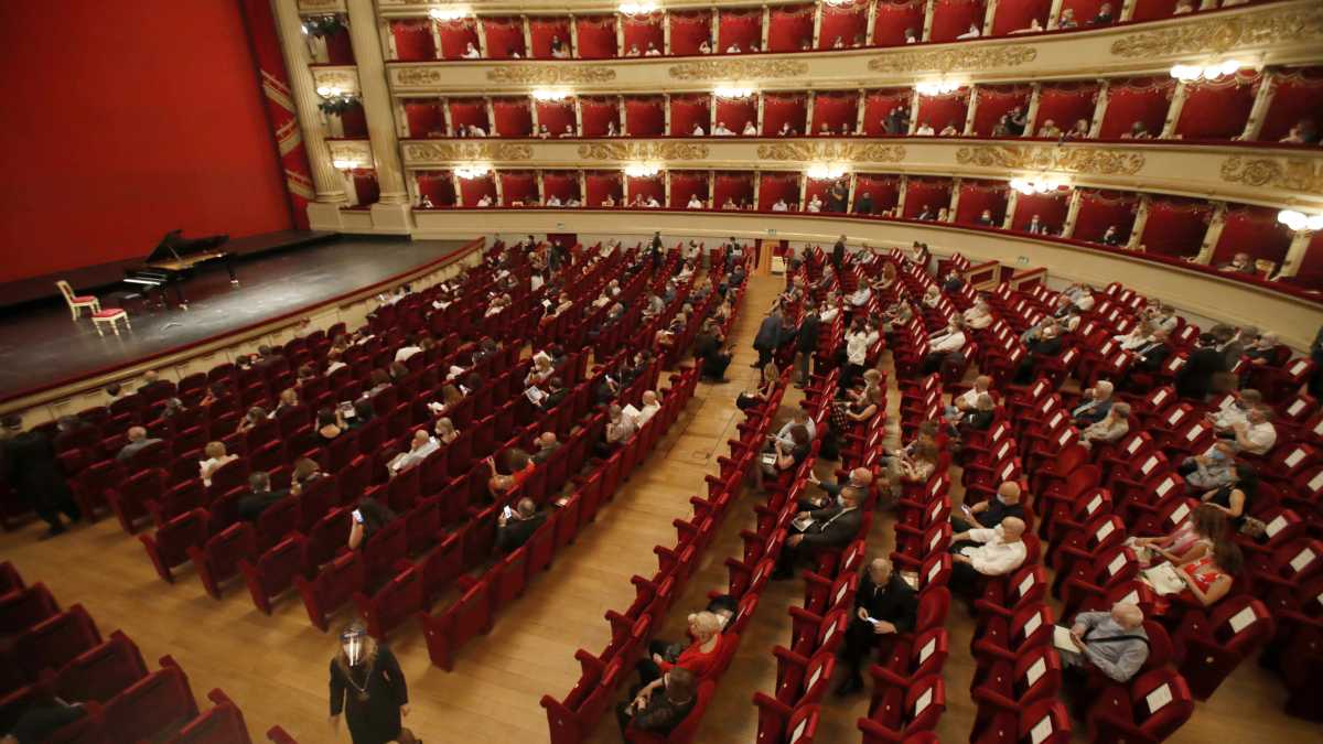 Immagine di Voci e nomi di una Prima inedita