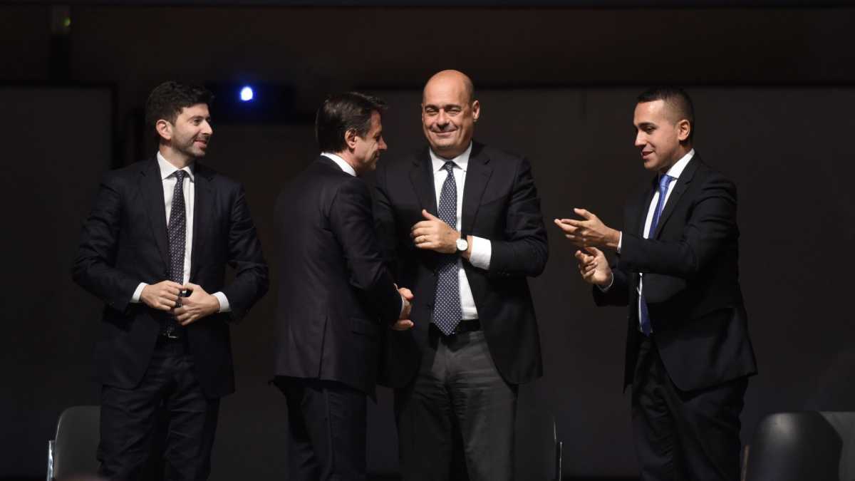 Immagine di "Altro che Monti, Conte è il nostro Kennedy". Il piano del premier per il voto anticipato