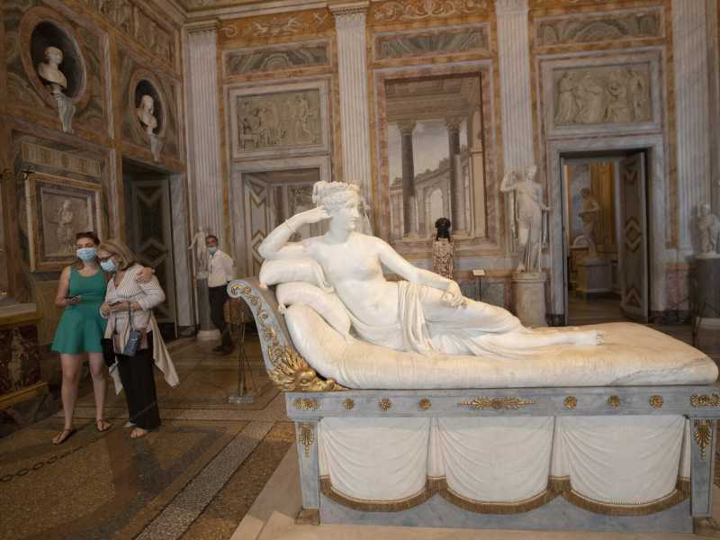 <span style="color: rgb(29, 29, 27); font-family: Raleway, sans-serif; text-align: justify;">"Paolina Borghese", la scultura di Antonio Canova (Foto LaPresse)</span>