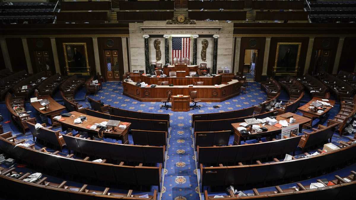 Immagine di Il grande spettacolo della noia democratica