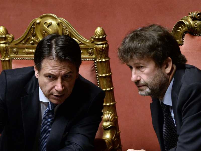 Così il Pd sta cercando di ricucire lo strappo tra Renzi e Conte