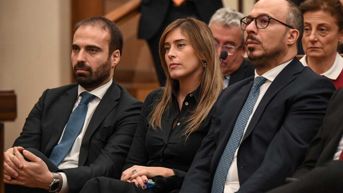 Immagine di Italia elettrica. I renziani reggono, ma i nervi sono tesi: "Fregati due volte dal Pd"