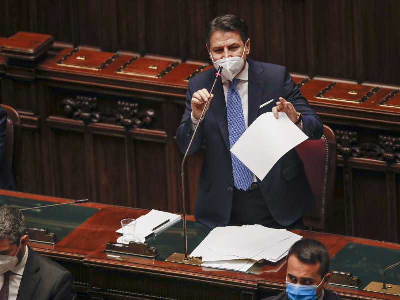 Parla meglio Conte