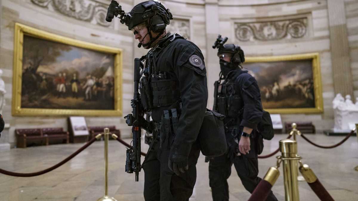 Immagine di L'inaugurazione allo specchio