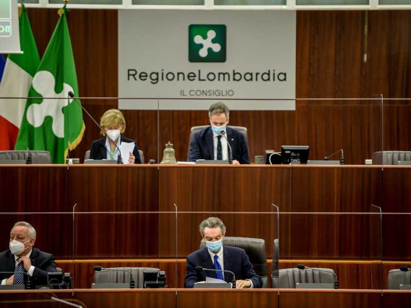 L'assemblea della regione Lombardia (Foto LaPresse)