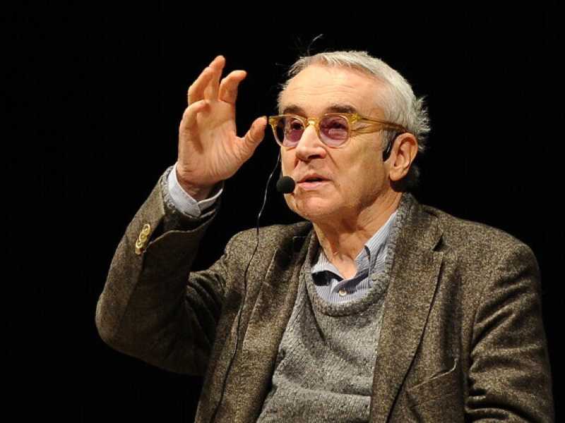 Giulio Giorello intervistato da Elena Vanni (Foto LaPresse - Andrea Campanelli)