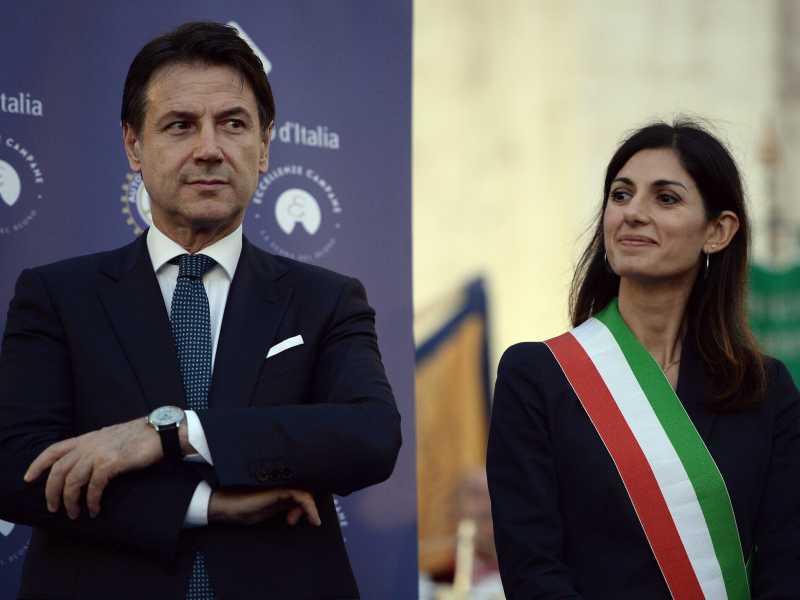 Raggi approfitta della crisi di Conte per piazzare il blitz in giunta