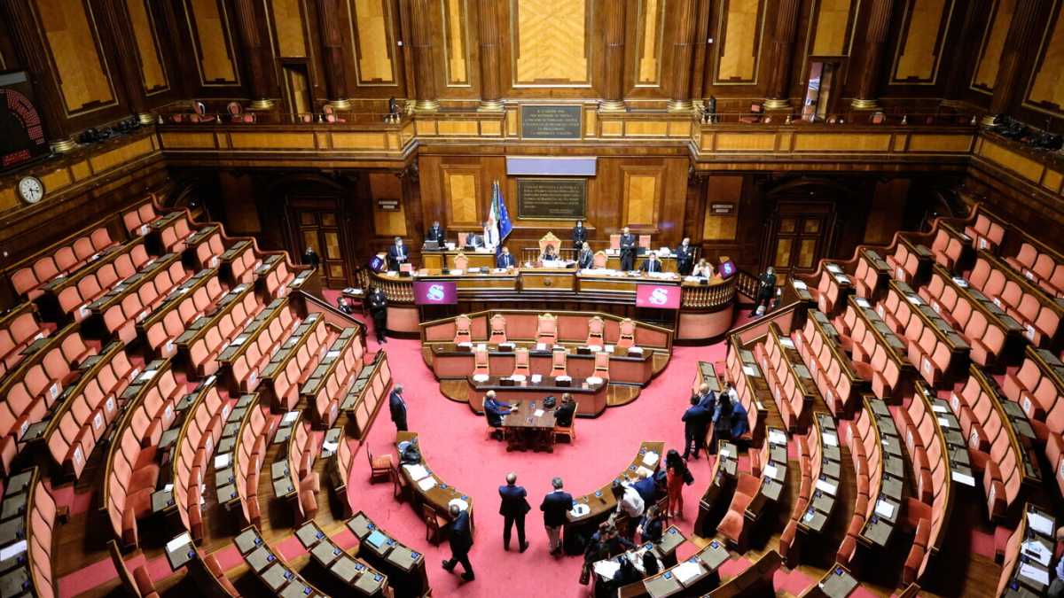 Immagine di Un barchino per Conte. I costruttori sono sempre pochi. E adesso anche la Lega vuole i suoi