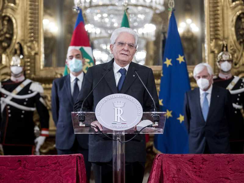 La maieutica di Mattarella. Ma quale notaio. E' pronto a intervenire