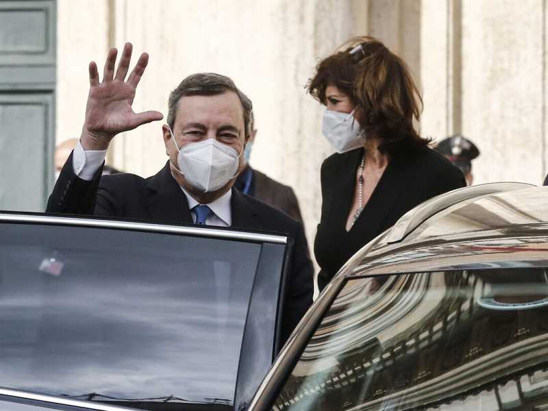 Draghi accetta l'incarico (con riserva). Pd, LeU e M5s su "strada unitaria". Il centrodestra spaccato