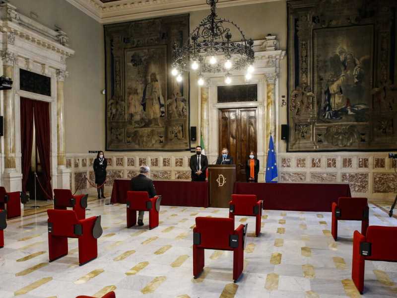 È l'ora degli scatoloni. Arrivano i meritevoli