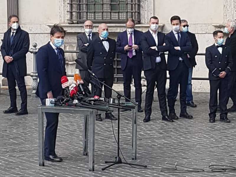 Conte: "Buon lavoro a Draghi". A M5s, Pd e Leu: "Il nostro progetto è forte e concreto"