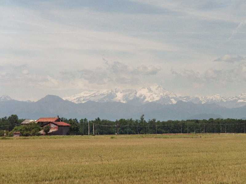 La Pianura Padana e le Alpi alle spalle (foto Wikipedia)