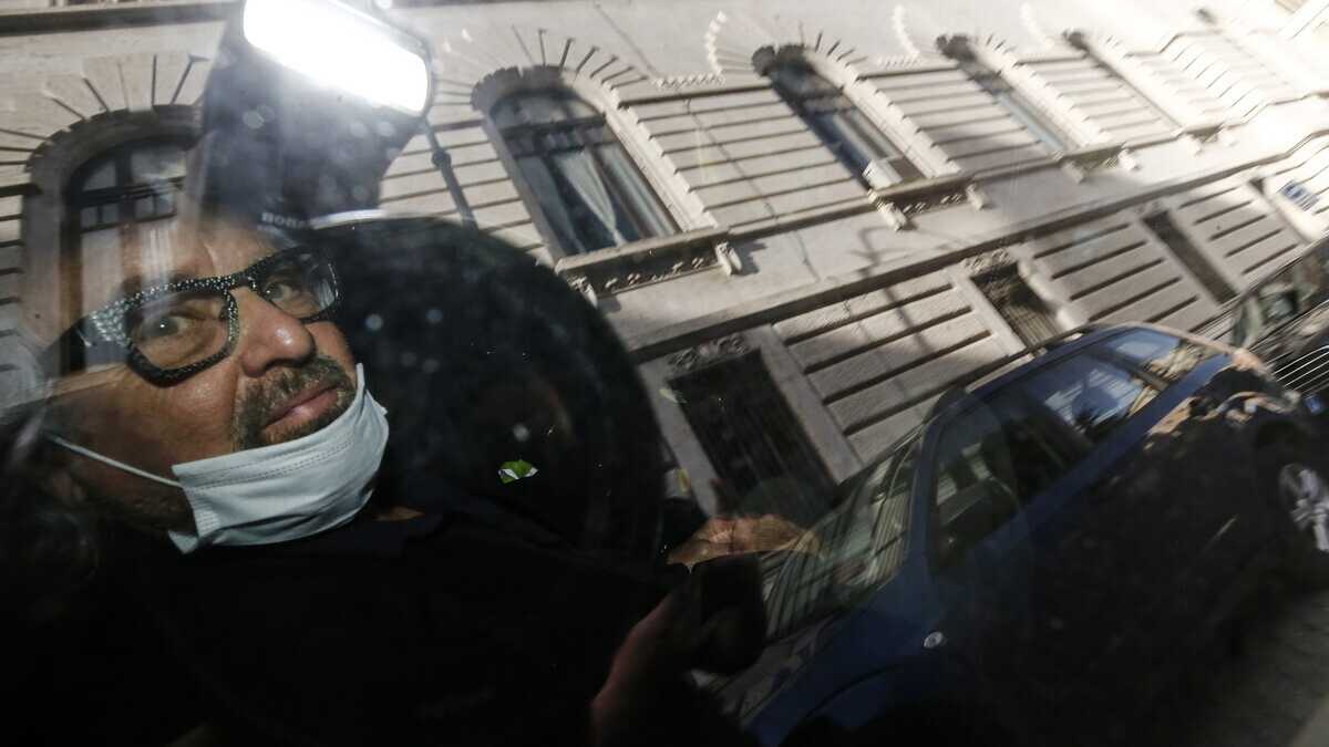 Immagine di La guerra per bande nel M5s intorno a Rousseau, e il giallo sui quesiti