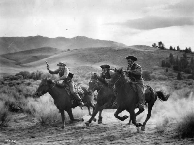 Una scena di "Trail of the Vigilantes" di Allan Dwan (Hulton Archive/Getty Images)&nbsp;<br />
