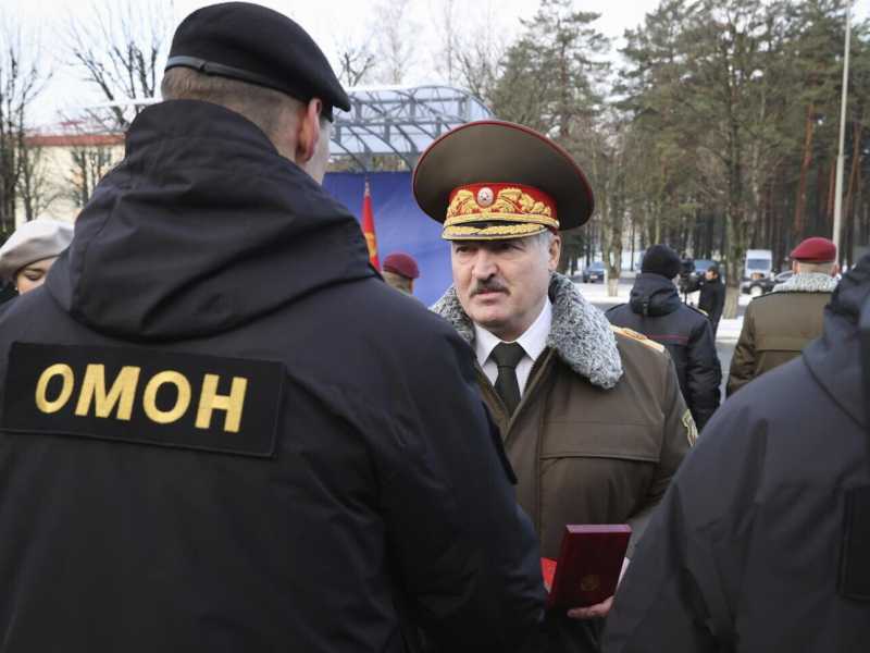 I nuovi piani di Lukashenka per reprimere la protesta tenace di Minsk