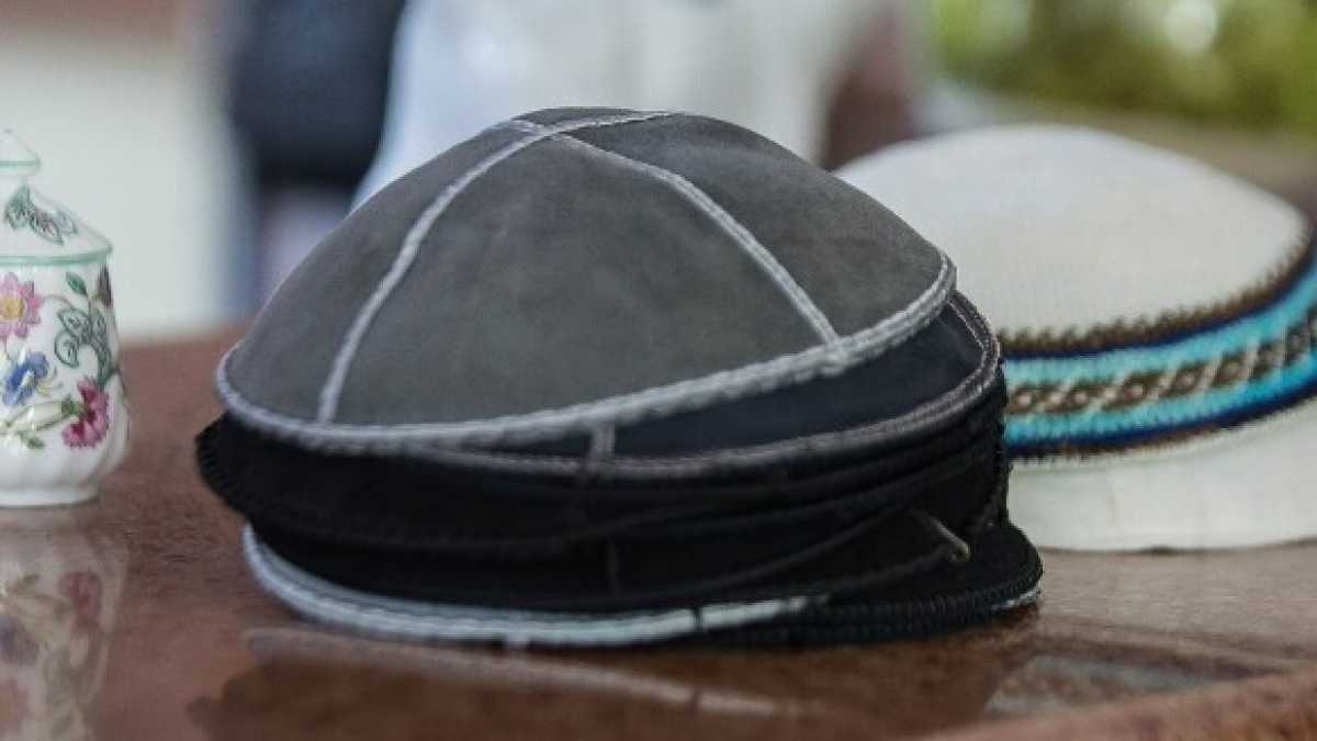 Immagine di “La civiltà occidentale si regge sulla famiglia e l’abbiamo liquidata”. Il libro del rabbino capo inglese Sacks