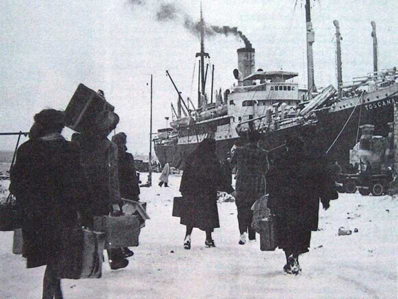 La nave Toscana durante l'abbandono di Pola (Wikimedia commons)&nbsp;<br />