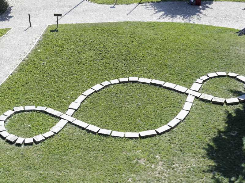 Il Terzo Paradiso, l'opera simbolo di Michelangelo Pistoletto.Sar&agrave; realizzata anche a Roma con i proventi del crowdfunding (LaPresse)<br />&nbsp;<br />