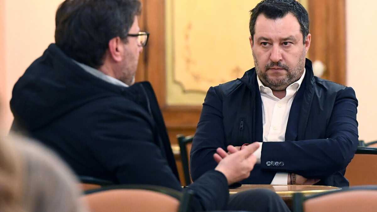 Immagine di Giorgetti è ministro e Salvini spara sul governo: giochi pericolosi nella Lega