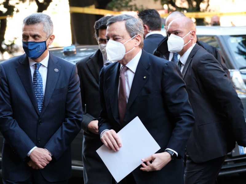 La via di Draghi per evitare il lockdown passa dalle mini zone rosse