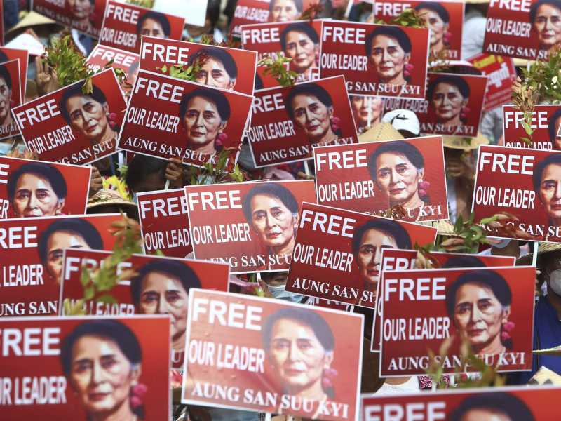 Quel che dicono i tatuaggi della protesta in Myanmar