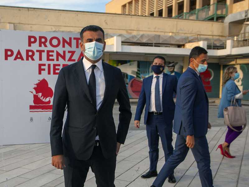 "Sulle zone rosse tornano a decidere i sindaci". Parla Decaro