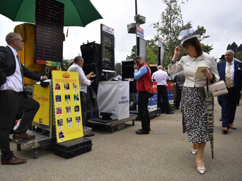 scommesse al Royal Meeting ad Ascot, nel giugno 2019 (foto EPA)