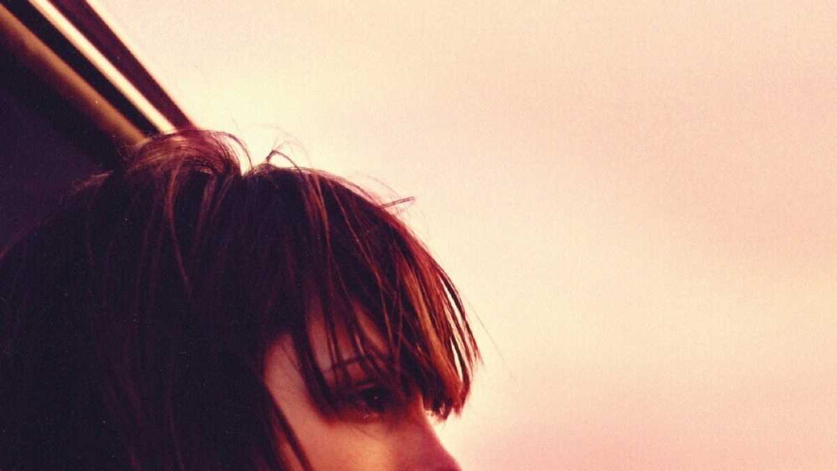 Immagine di Emma Cline ha inventato un genere nuovo: il racconto con dibattito
