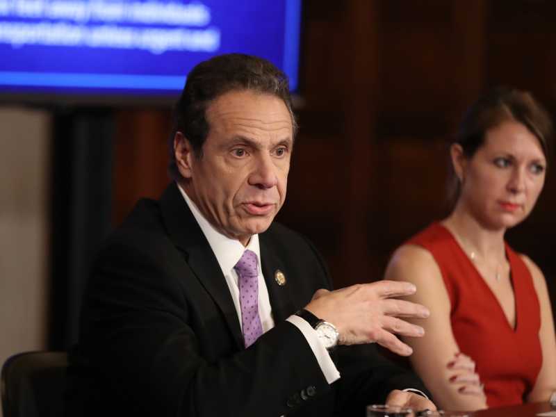 Il governatore dello stato di New York Andrew Cuomo con Melissa DeRosa (foto Bennett Raglin/Getty Images)&nbsp;<br />