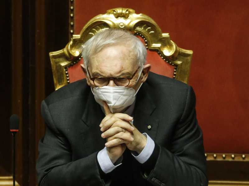 La stretta sulla scuola, il Dpcm e gli "anticorpi" per la Dad del ministro Bianchi