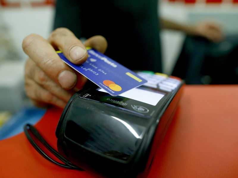 “Aboliamo il cashback per aiutare le partite Iva”, dice Meloni