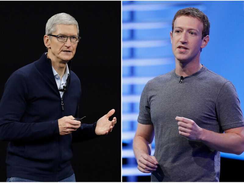 Tim Cook di Apple e Marc&nbsp;Zuckerberg di Facebook (LaPresse)<br />