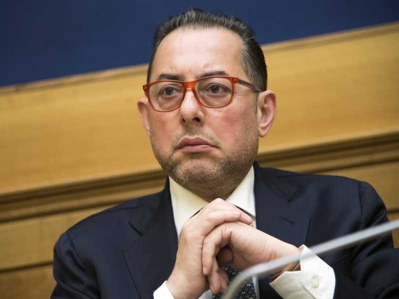 "Il Pd di Enrico Letta si dovrà liberare da ipoteche e sudditanze", ci scrive Pittella