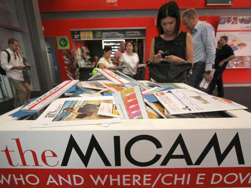 Uno scatto di MIcam, la fiera della calzature di qualche anno fa. A causa della pandemia, quest'anno la fiera &egrave; passata al digitale (Ansa)<br />&nbsp;<br />