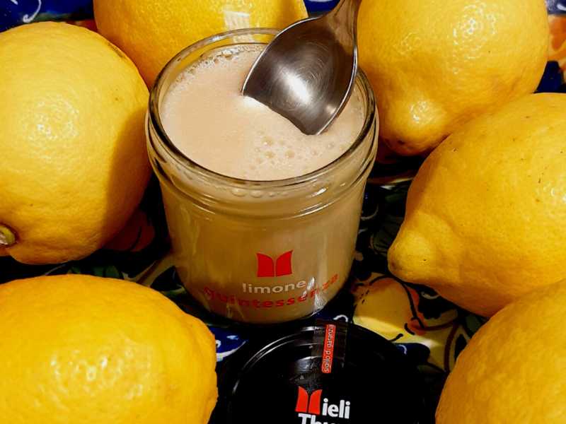 Il miele di limone prodotto da Andrea Paternoster (foto di Camillo Langone)