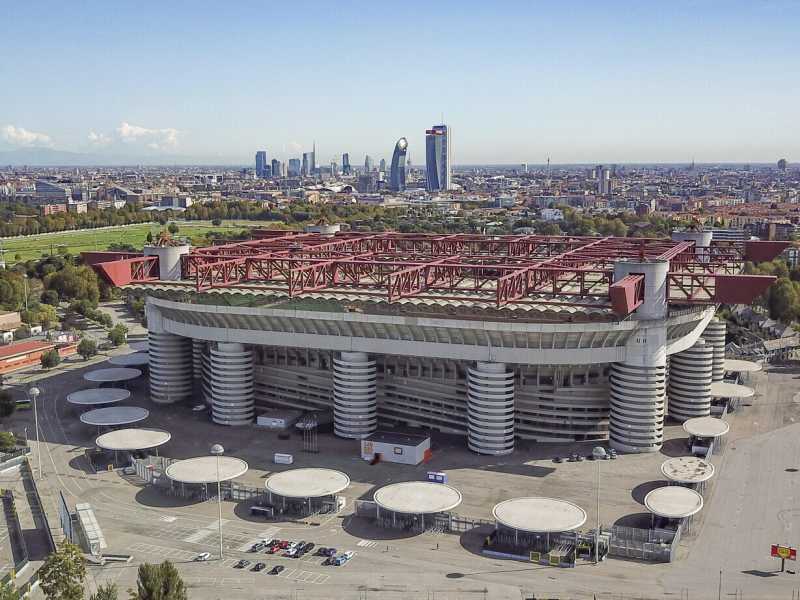 Lo stadio San Siro di Milano (Ansa)