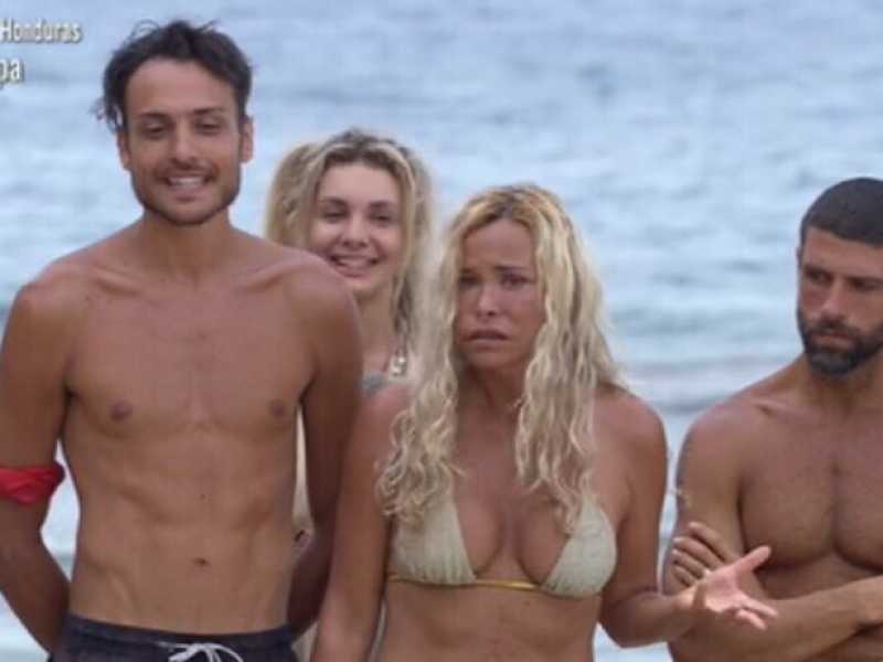 Finalmente all'Isola dei famosi si scannano