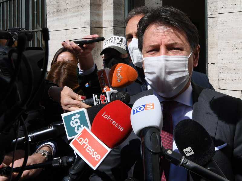 M5s, ecco Conte tra doppio mandato e Casaleggio: il leader del "ma anche"