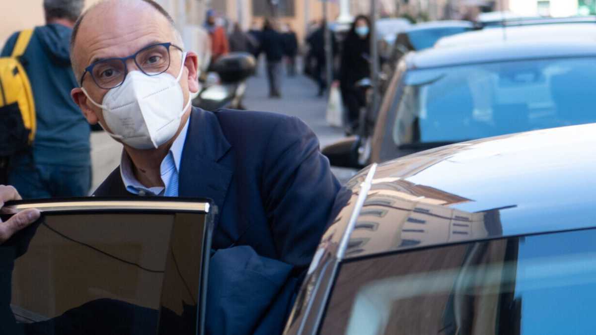 Immagine di Cosa rischia il Pd di Letta lasciando a Salvini la battaglia sulle riaperture