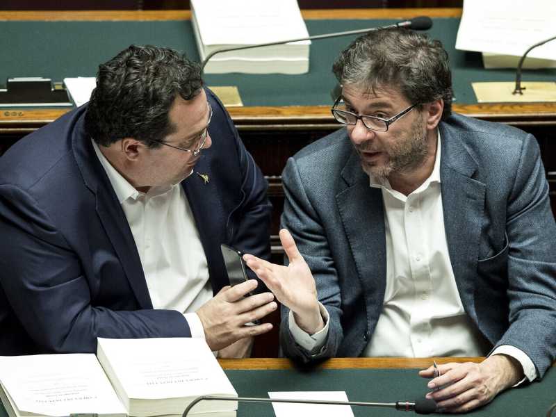 La faida tra Giorgetti e Durigon. Così Alitalia spacca la Lega.