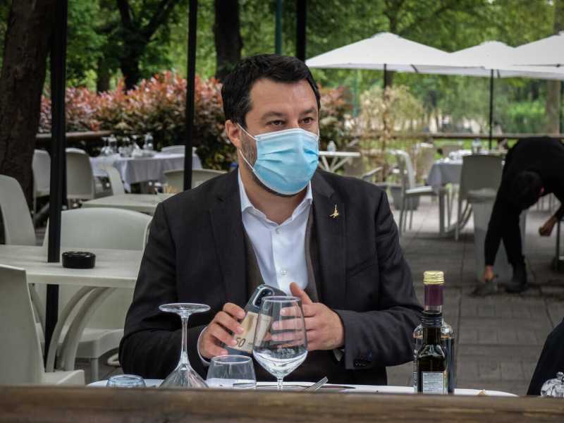 L'arma del coprifuoco tra Salvini e Meloni
