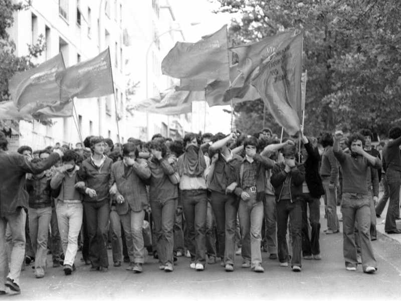 <span style="font-family: Arial, sans-serif;">Militanti di Lotta Continua a Roma, 1977 (Ansa)</span>&nbsp;