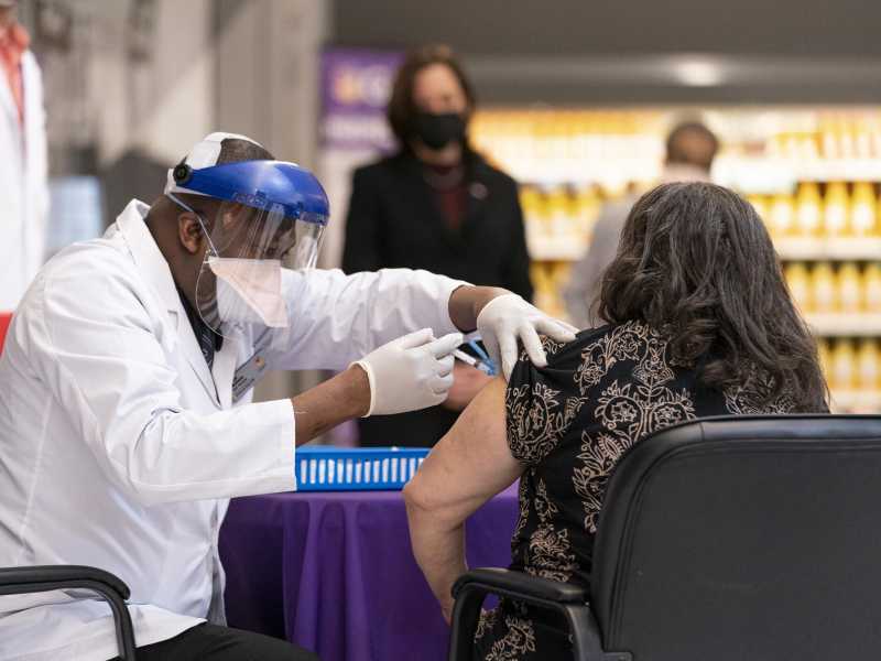 Come convincere gli indecisi a vaccinarsi