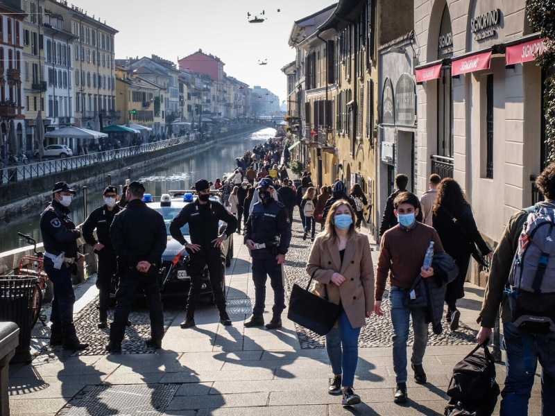 I Navigli a Milano (Ansa)