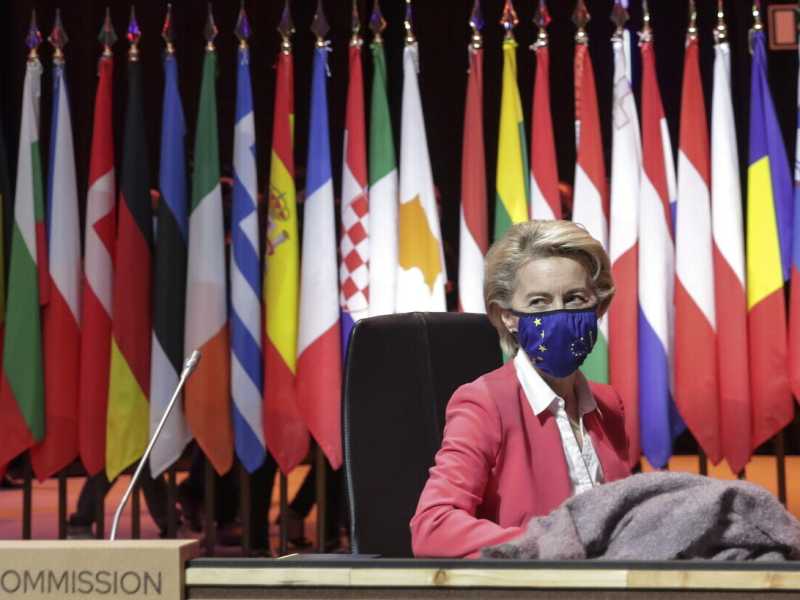 È l'ora della vaccine diplomacy