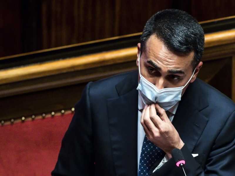 Di Maio e il valzer degli ambasciatori: Cardi capo di gabinetto, Ferrara agli Affari politici