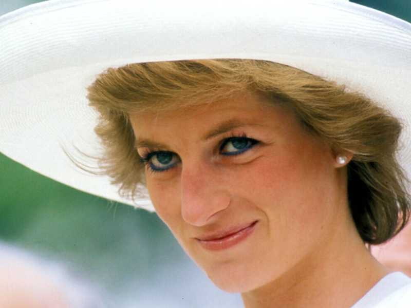 Ad affossare la monarchia inglese saranno le interviste, non le paparazzate