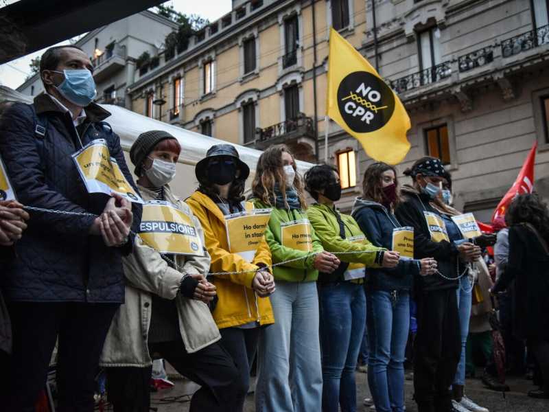 Presidio contro l'apertura del Cpr (centro di permanenza per il rimpatrio), Milano 2020 (Ansa)<br />&nbsp;<br />