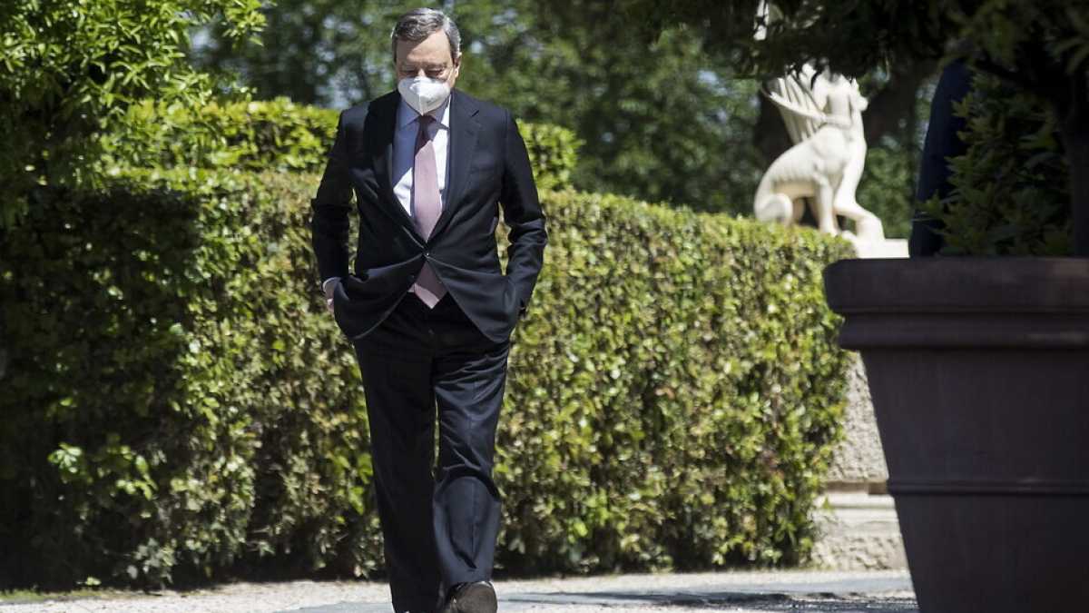 Immagine di Così Draghi addomestica Pd e M5s e rispetta i tempi di Bruxelles